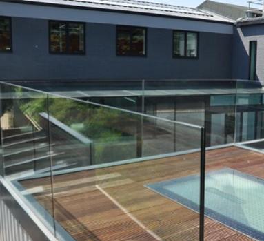 K&Kglass Structural & Strength toughened laminated balustrade